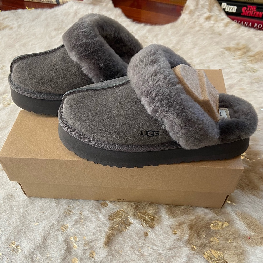 UGG women’s disquette slippers